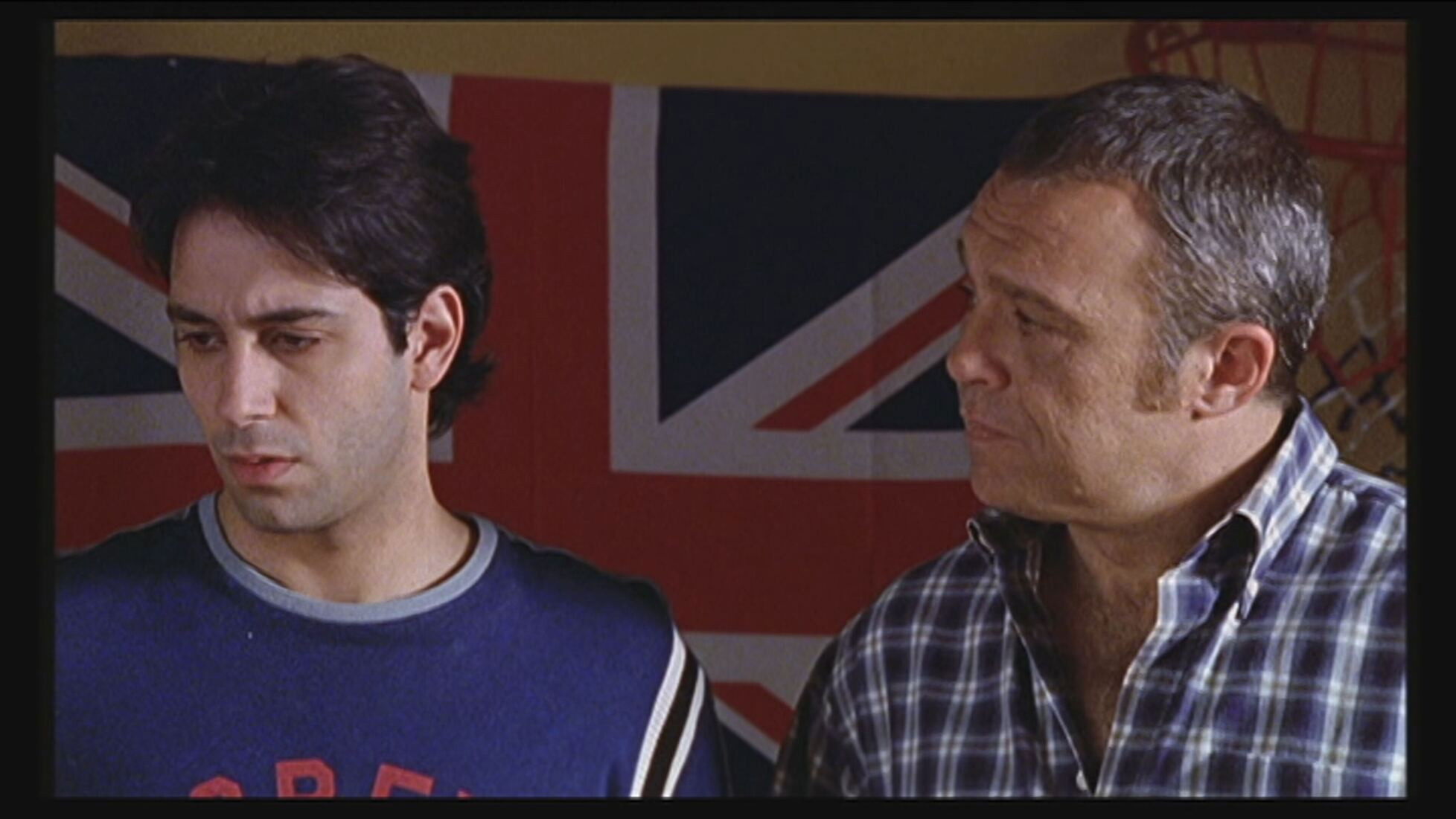 In the shadow of the Colosseum / Appearances can be deceiving