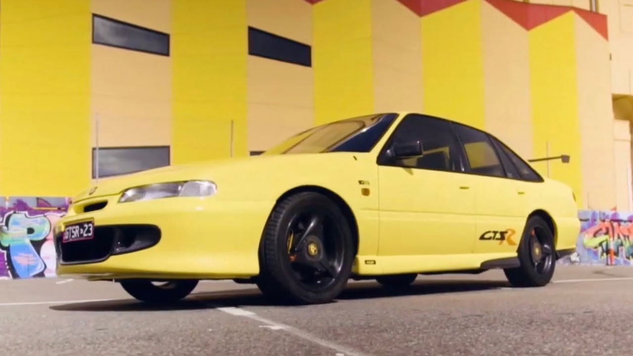 VR VS Holden Commodore