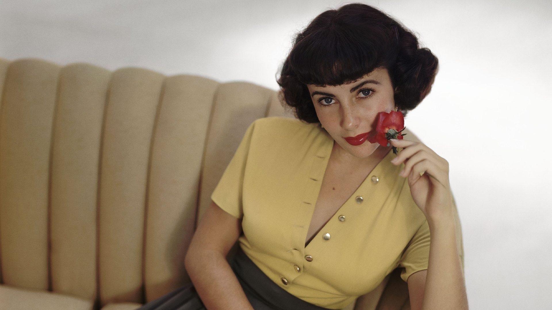 Elizabeth Taylor - Rebel Superstar