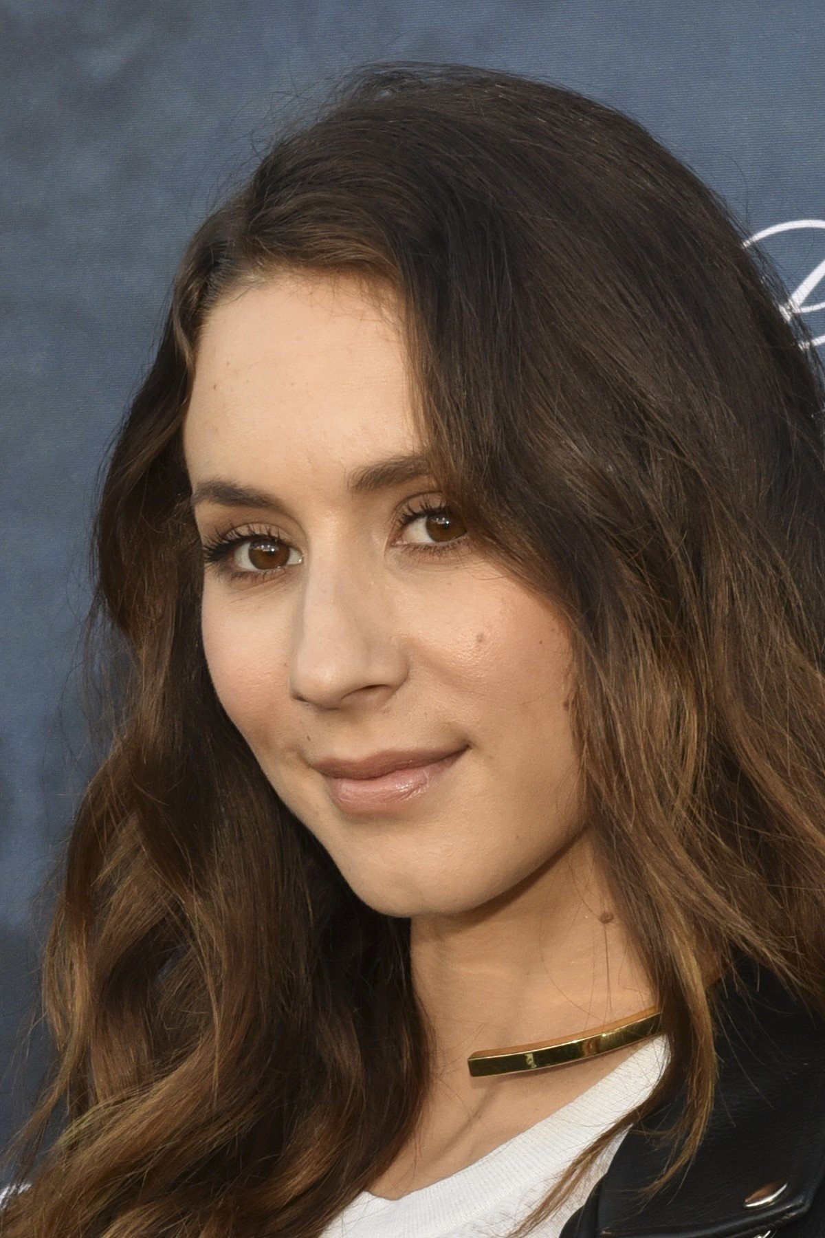 Foto de Troian Bellisario