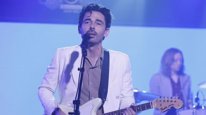 Billy Crystal, Jay Ellis, Local Natives