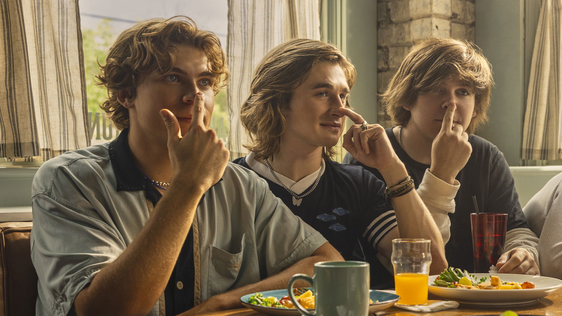 The Runarounds: Música y sueños: 1×2