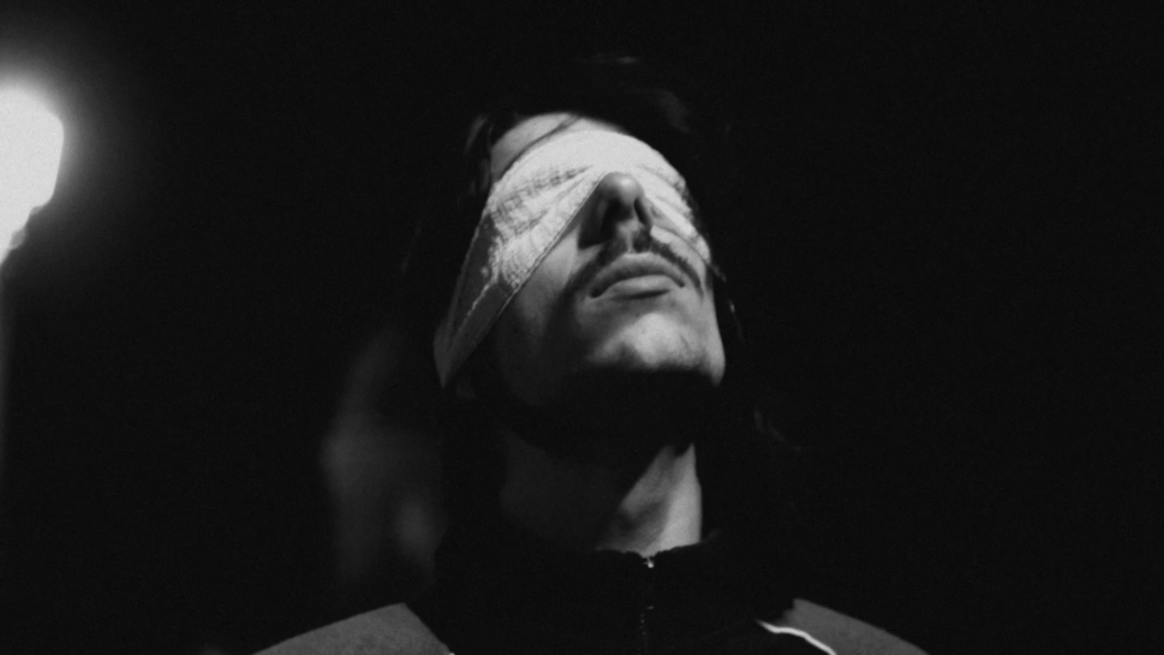 Vestige of closed eyelids