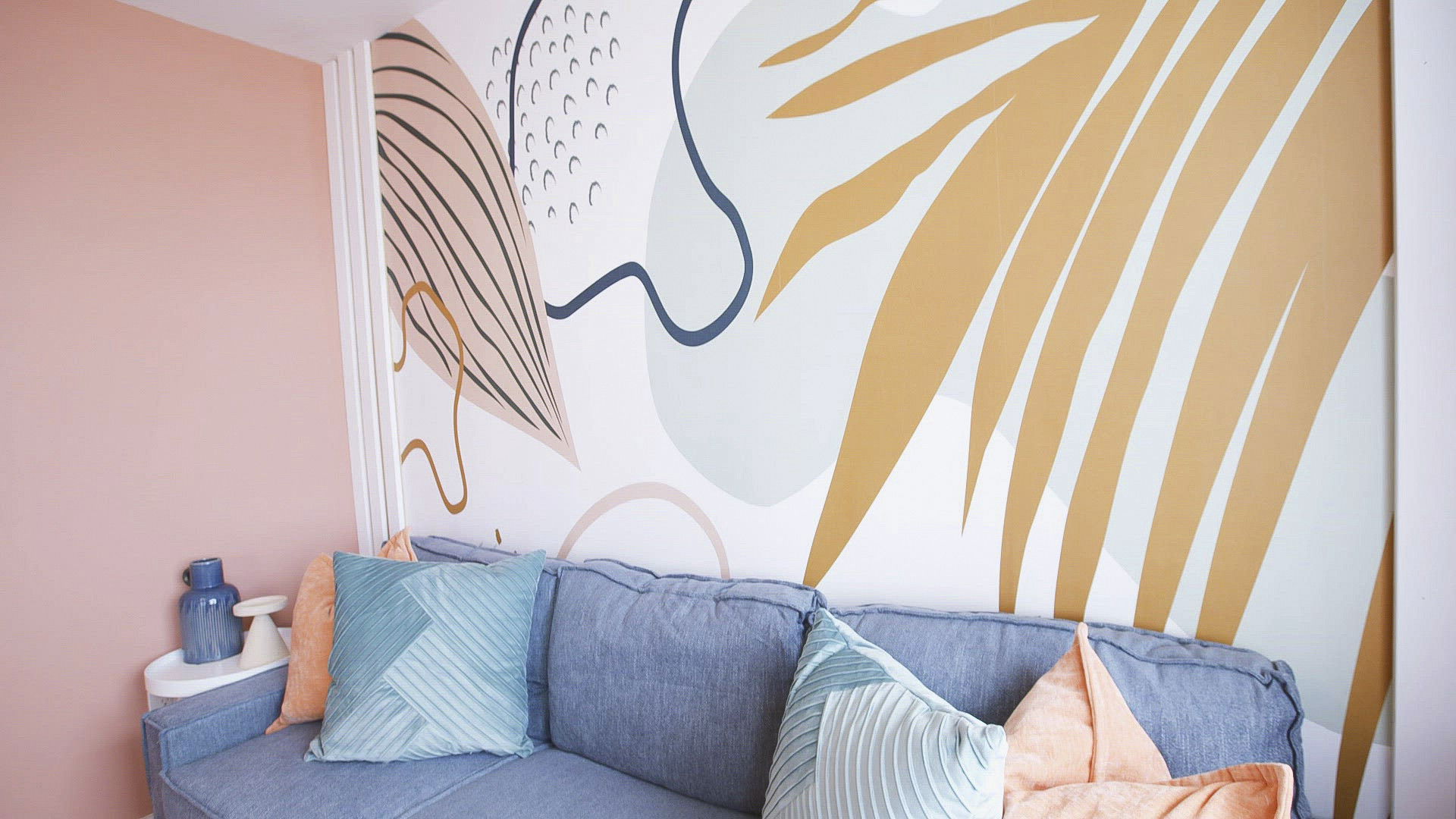 Beachfront Hotel: Checking In