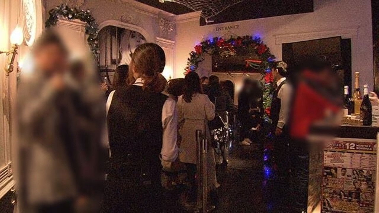 Sendai: Seeking Connections at the 'Seating Lounge'