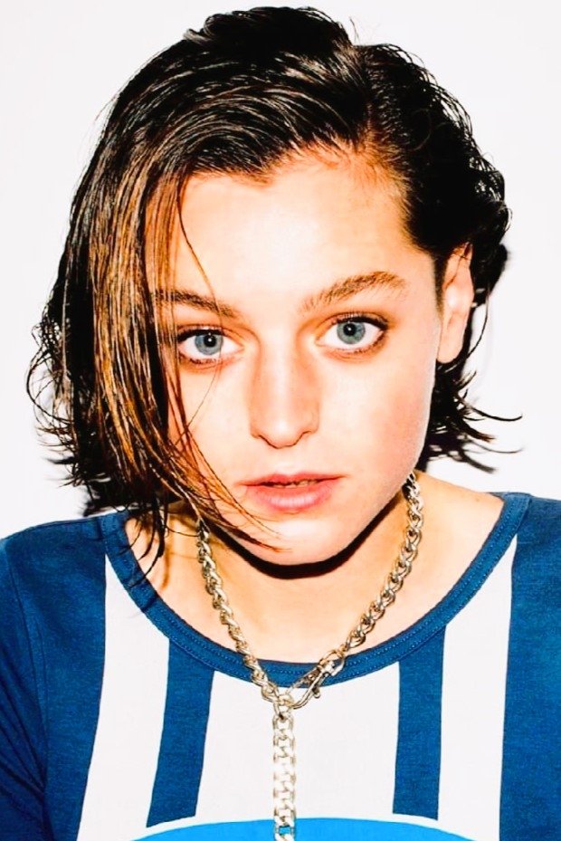 Foto de Emma Corrin