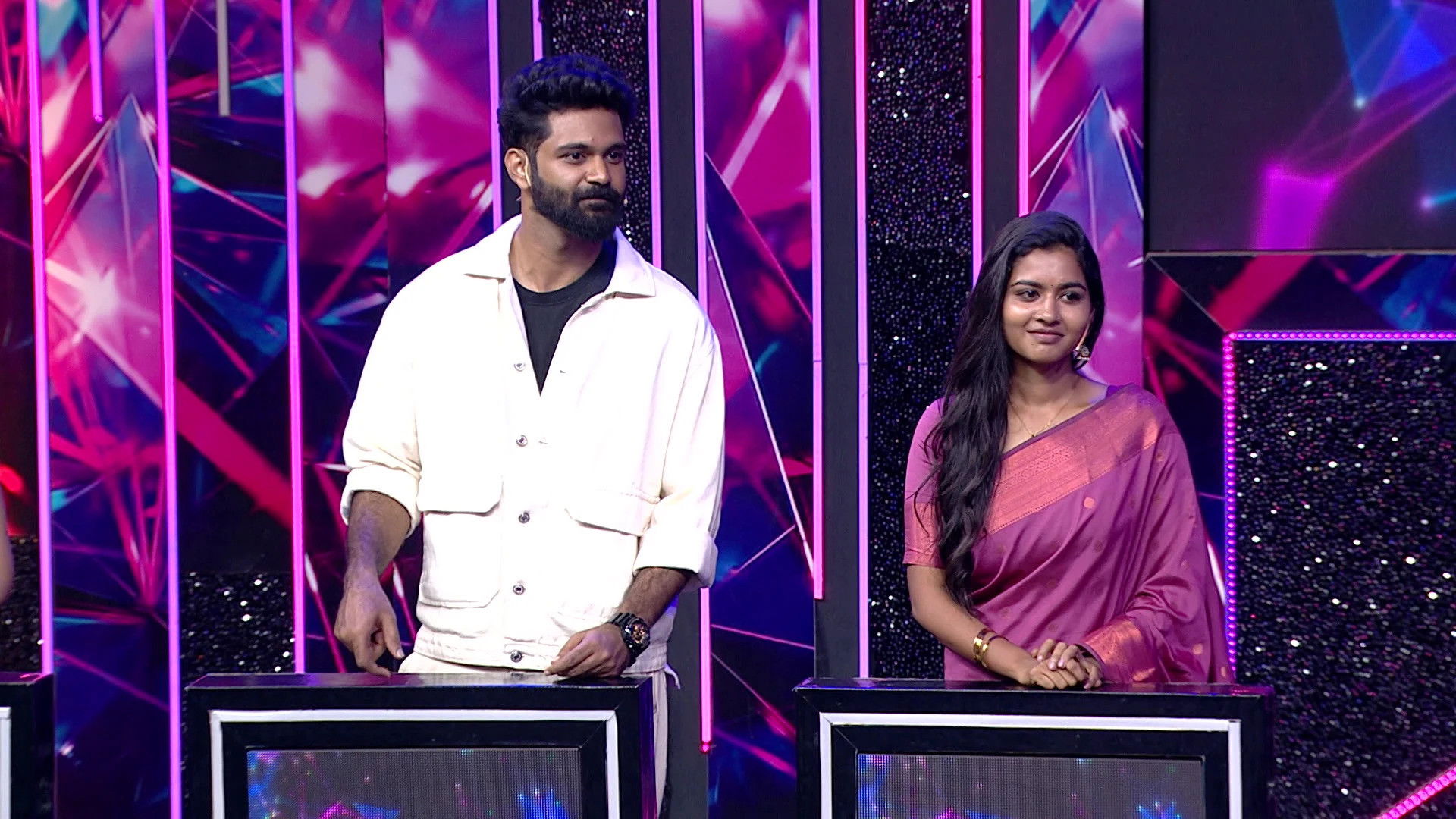 Stars, Commoners Clash