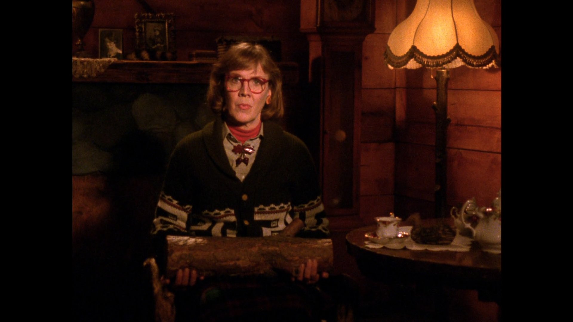 Log Lady Introduction - S02E21