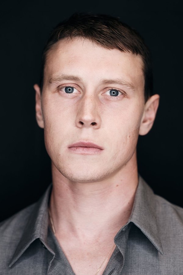 Foto de George MacKay