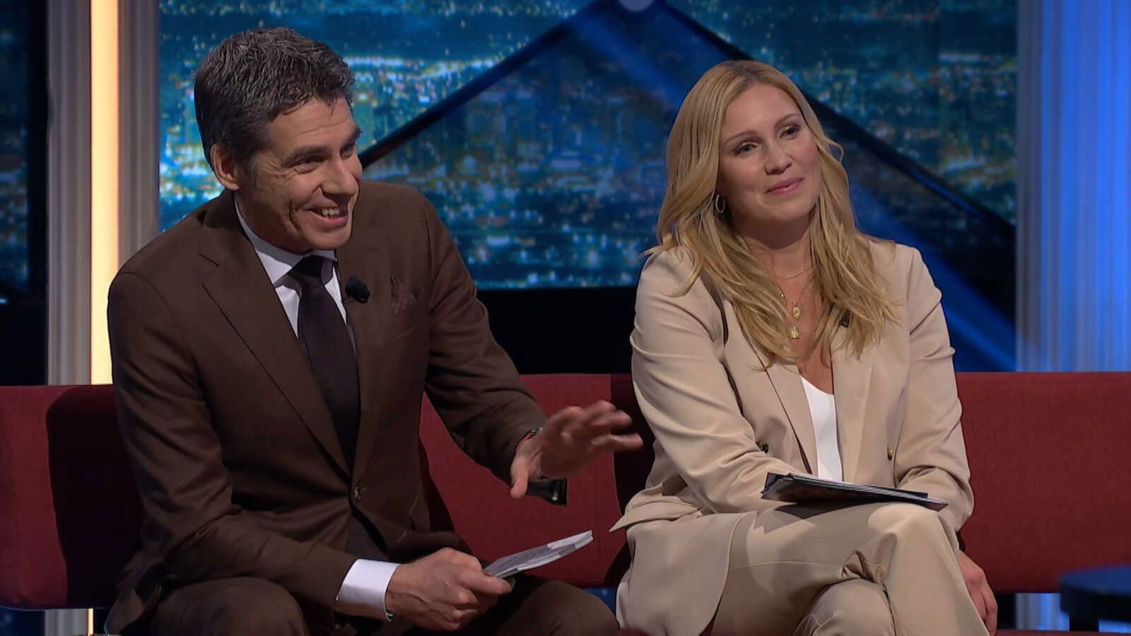 Breaking News with Jessica Almenäs