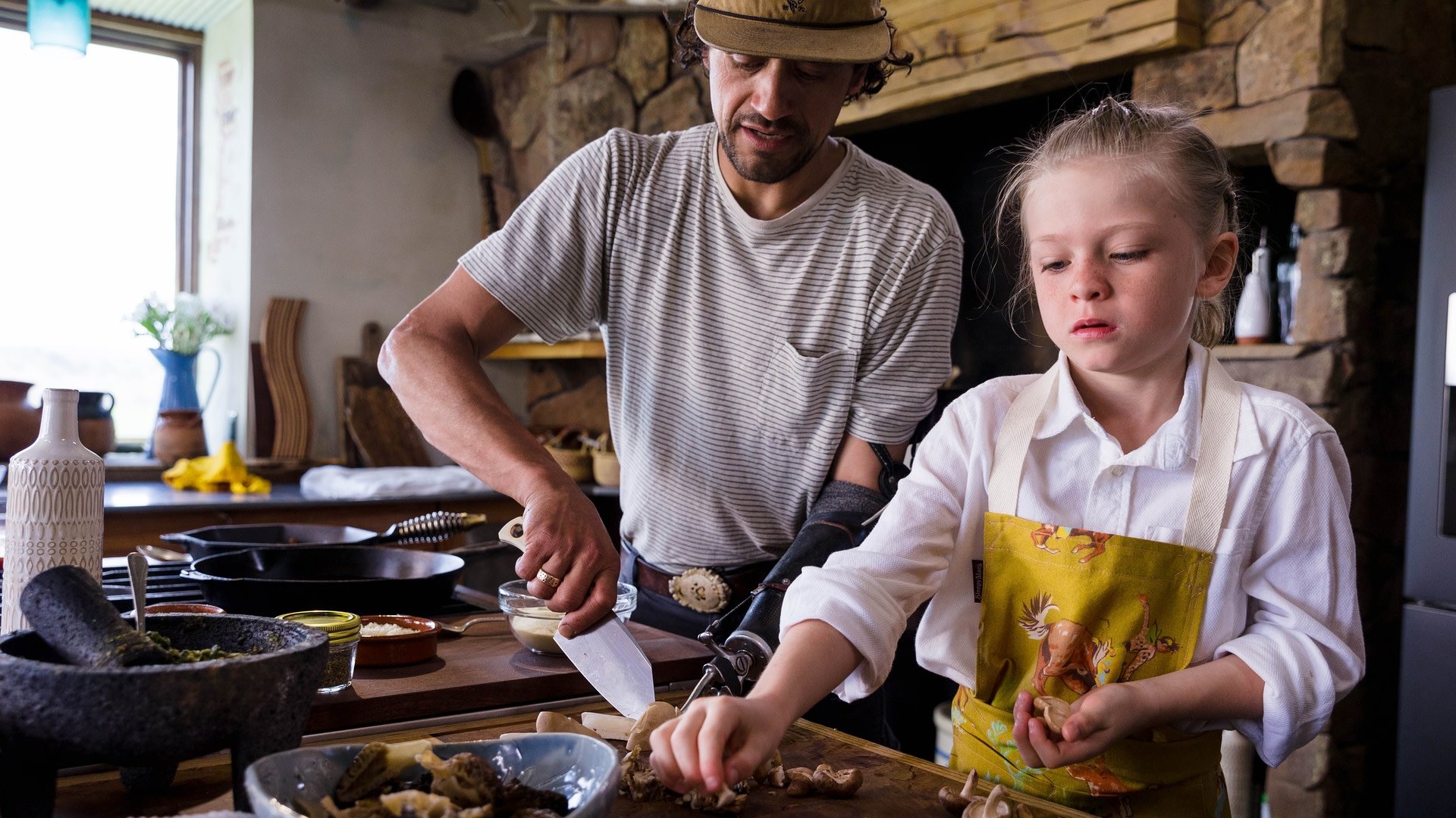 Big Sky Kitchen with Eduardo Garcia 1×2 – Eduardo’s Pizza Party