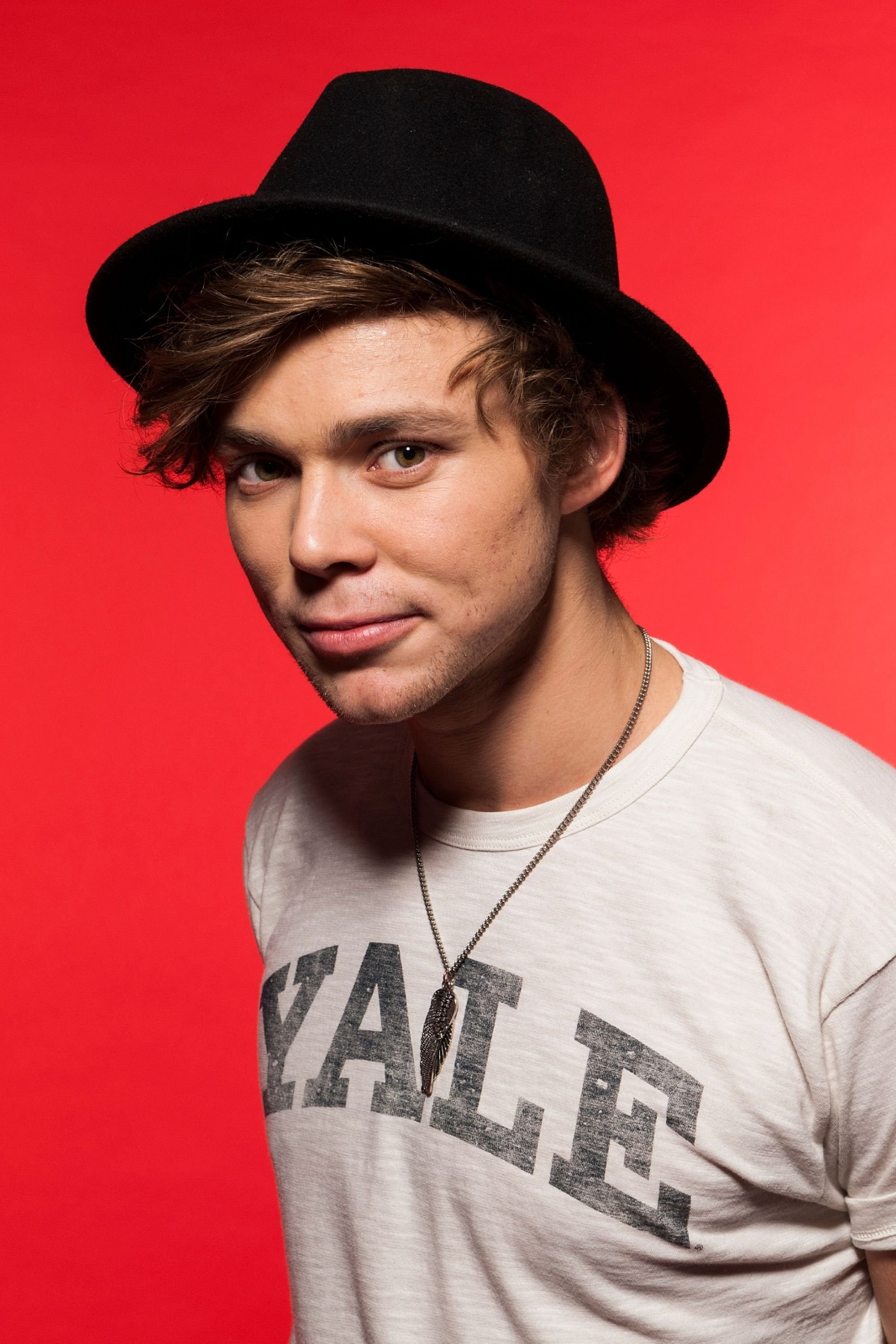 Ashton Irwin's picture in the cast