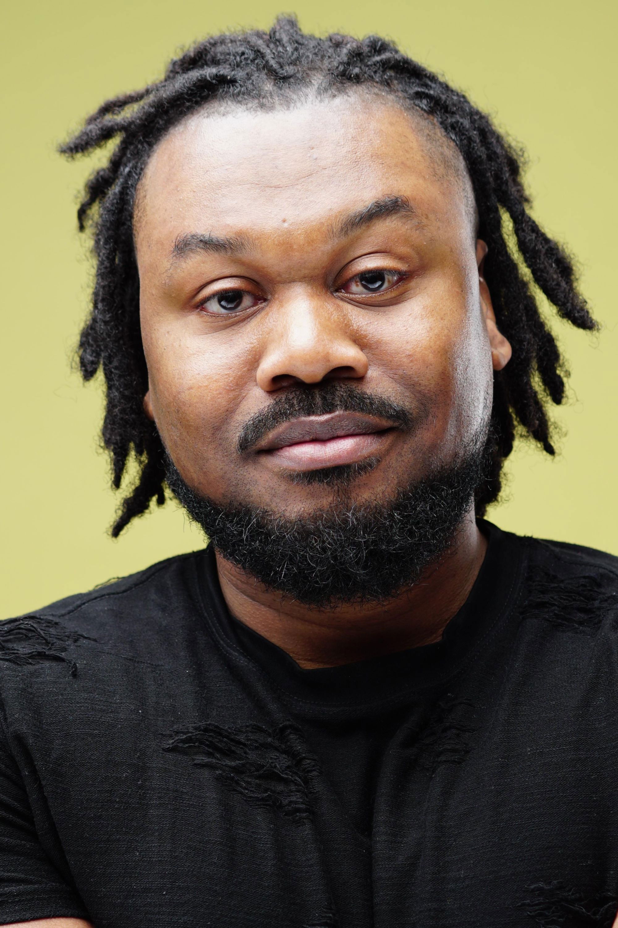 et billede af Clayton Thomas