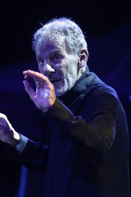 et billede af Stavros Xarhakos