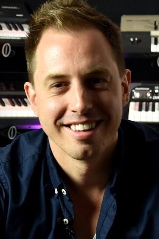 et billede af Jon Shone