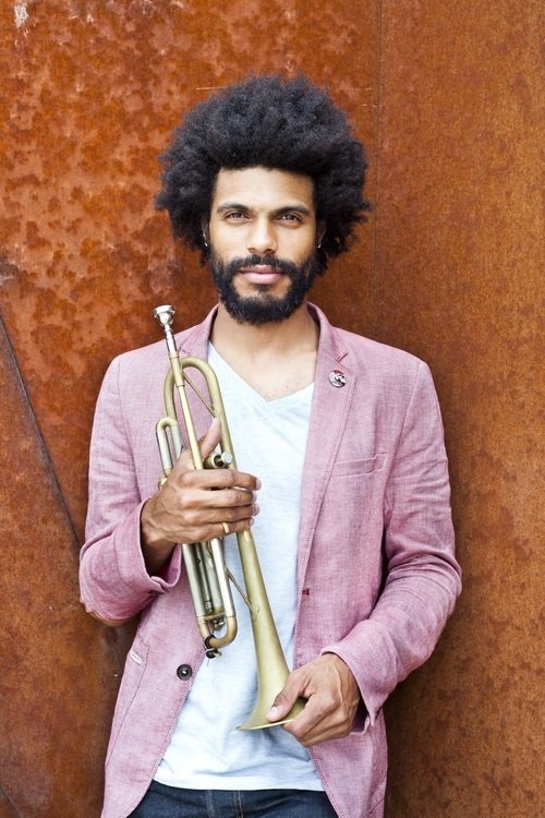 et billede af Wayne Tucker