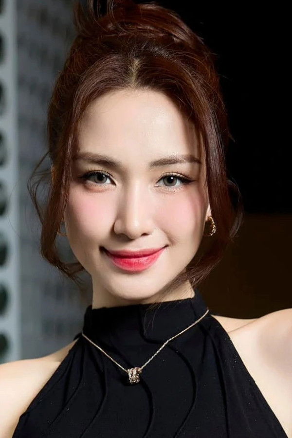 et billede af Hòa Minzy