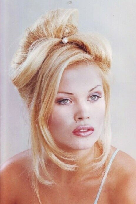 et billede af Elena Bond