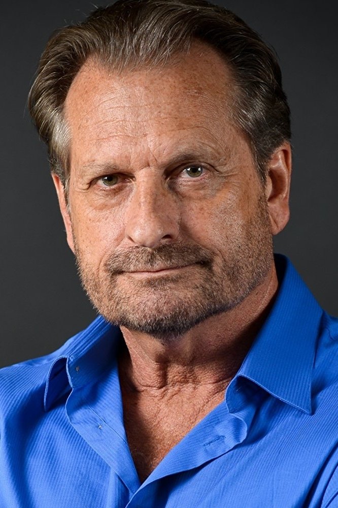 Paul Thomas Arnold's picture in the cast