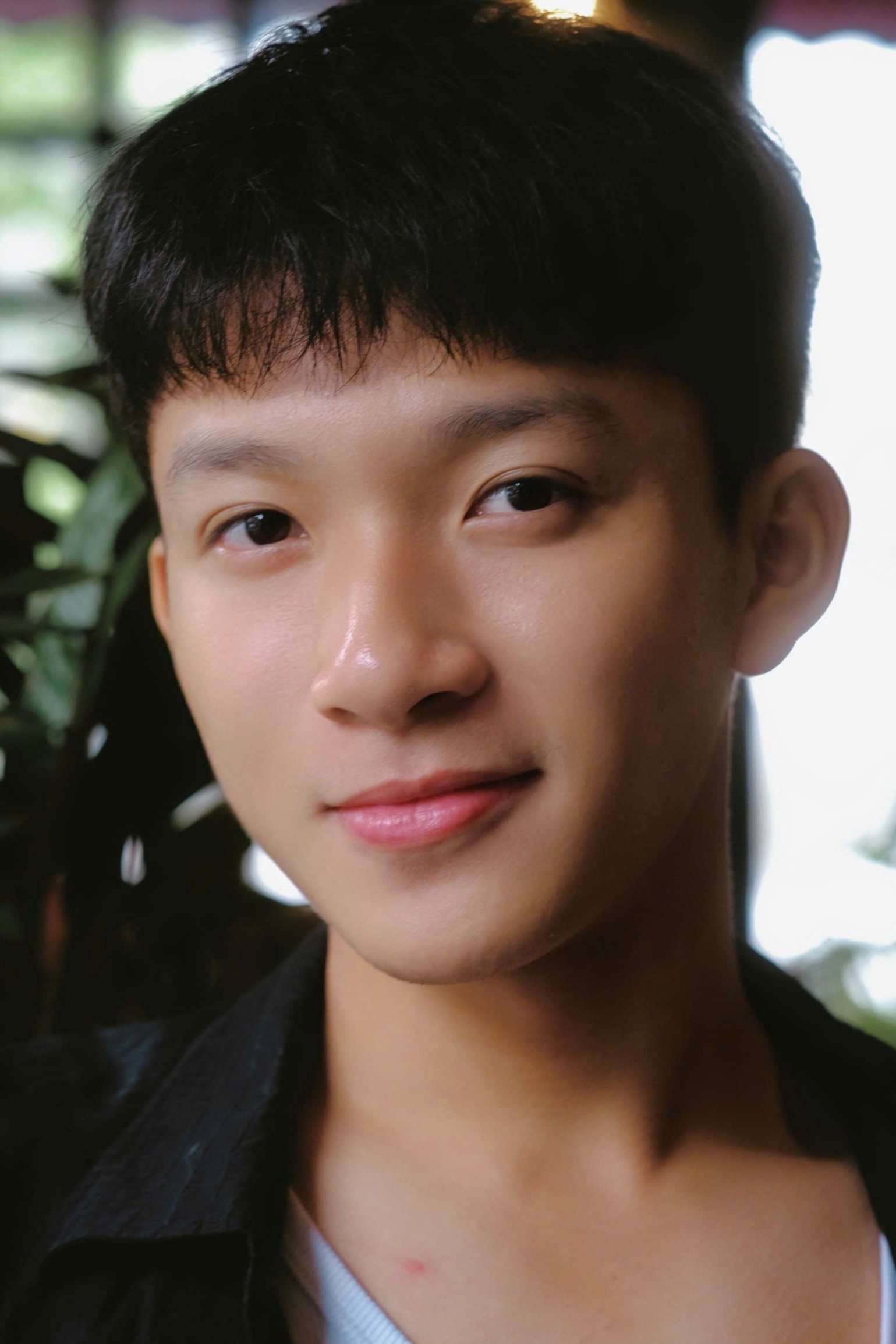 Profile Sơn Tùng with character Minh