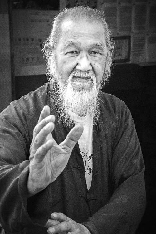 et billede af James Wing Woo