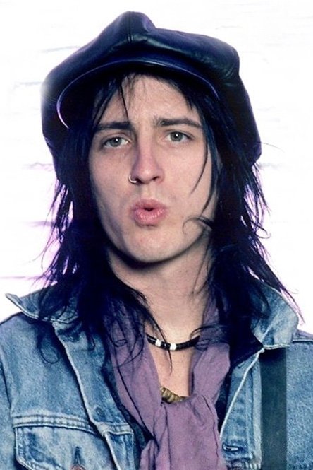 et billede af Izzy Stradlin