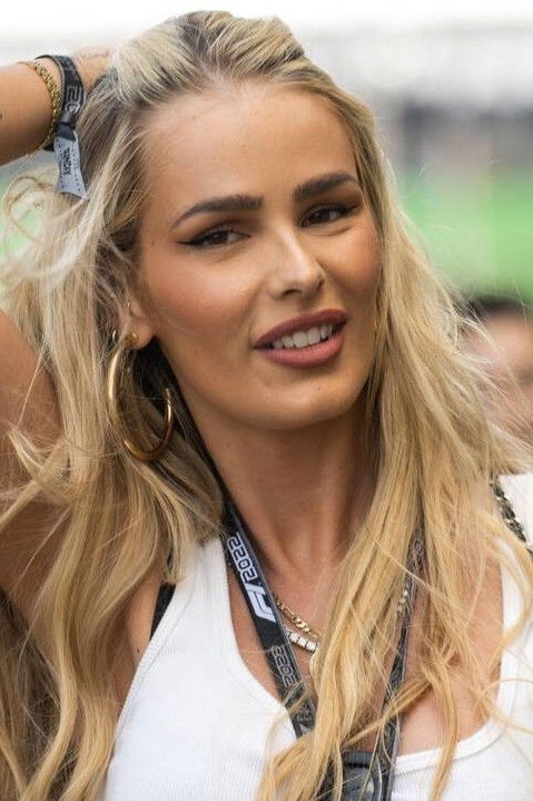 et billede af Yasmin Brunet