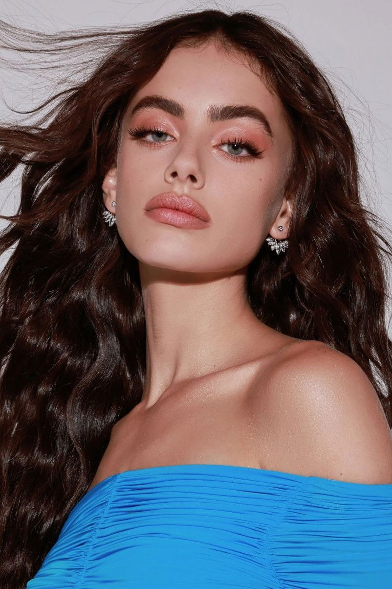 et billede af Yael Shelbia