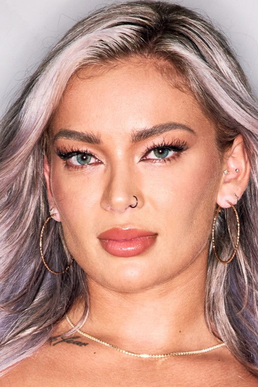 et billede af Hayley Davies