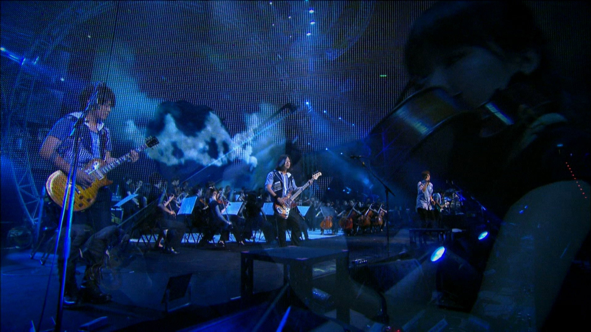 D.N.A LIVE! 五月天[創造]小巨蛋演唱會 (2009) — still 4