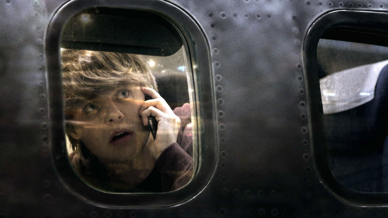 Thumbnail for Flight 462 - FTWD Season 1 Episode 4