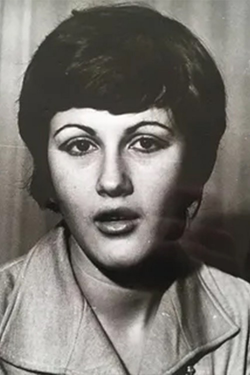 et billede af Defne Toppare