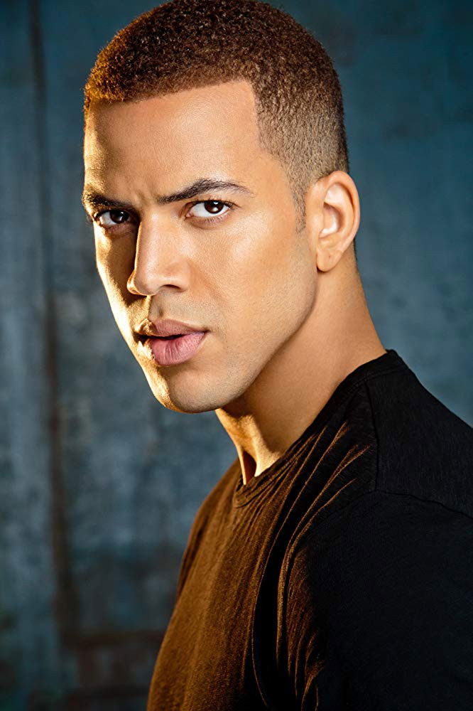 et billede af Jared Grange