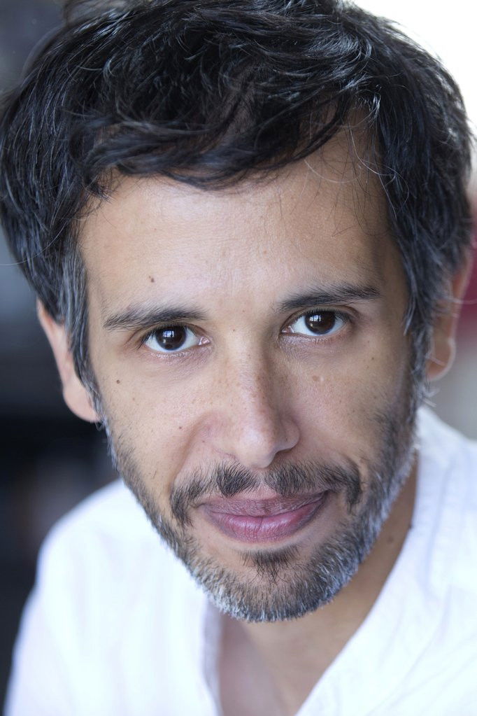 et billede af Ali Esmili