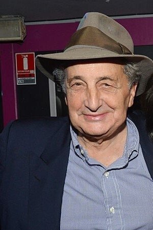 et billede af James Arch