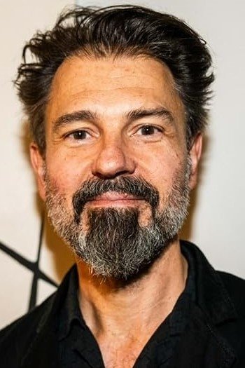 et billede af Nathan Larson