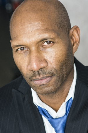 et billede af Charles Holt