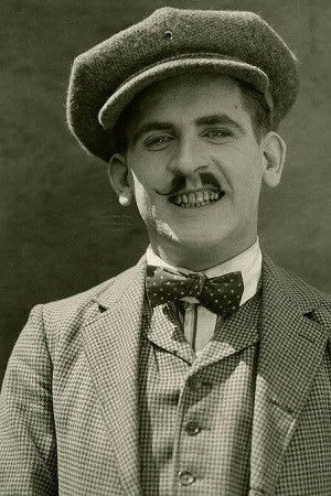 et billede af James Parrott