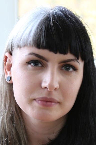 et billede af Marina Lee