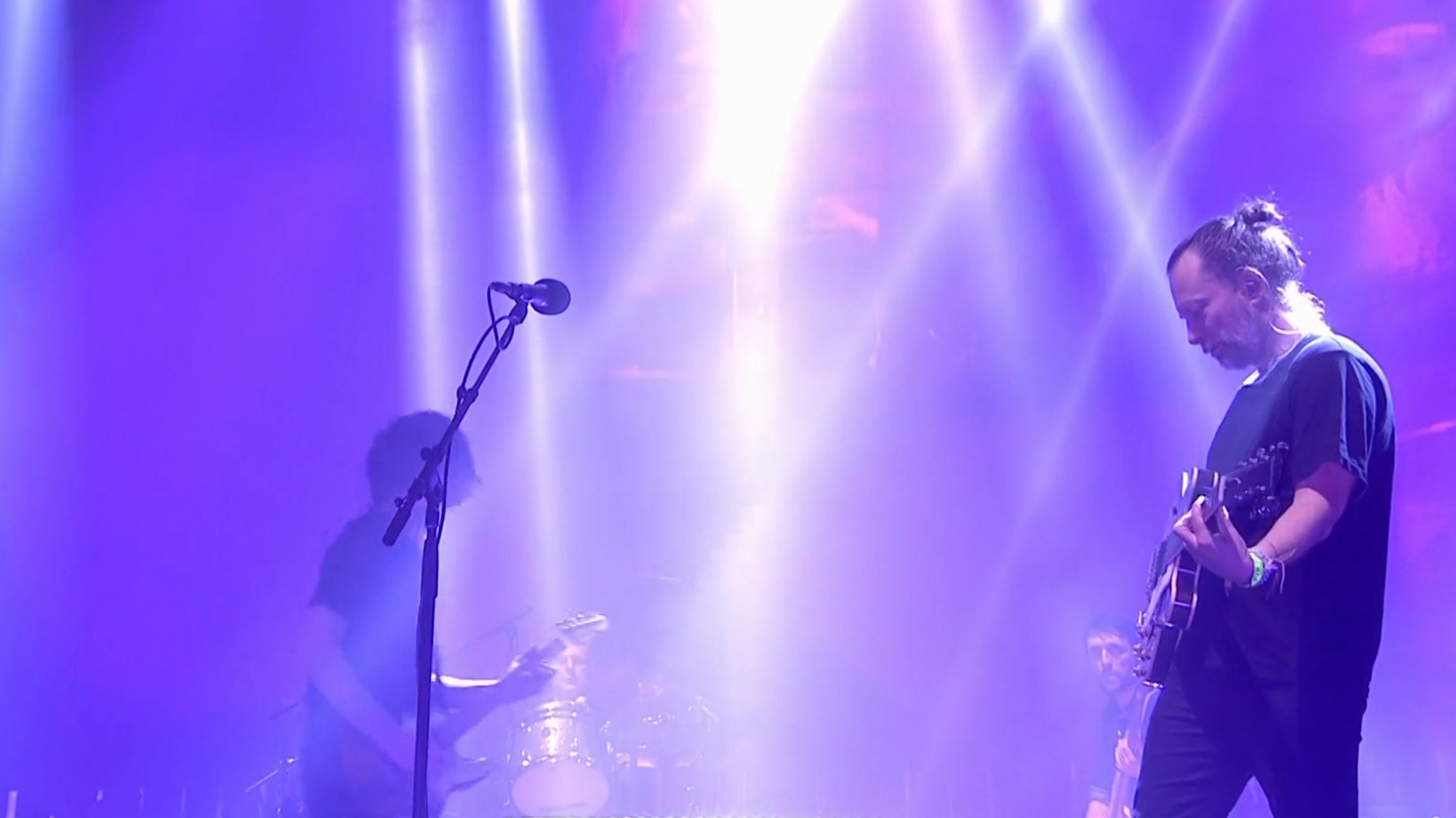 Radiohead: Glastonbury 2017 backdrop image