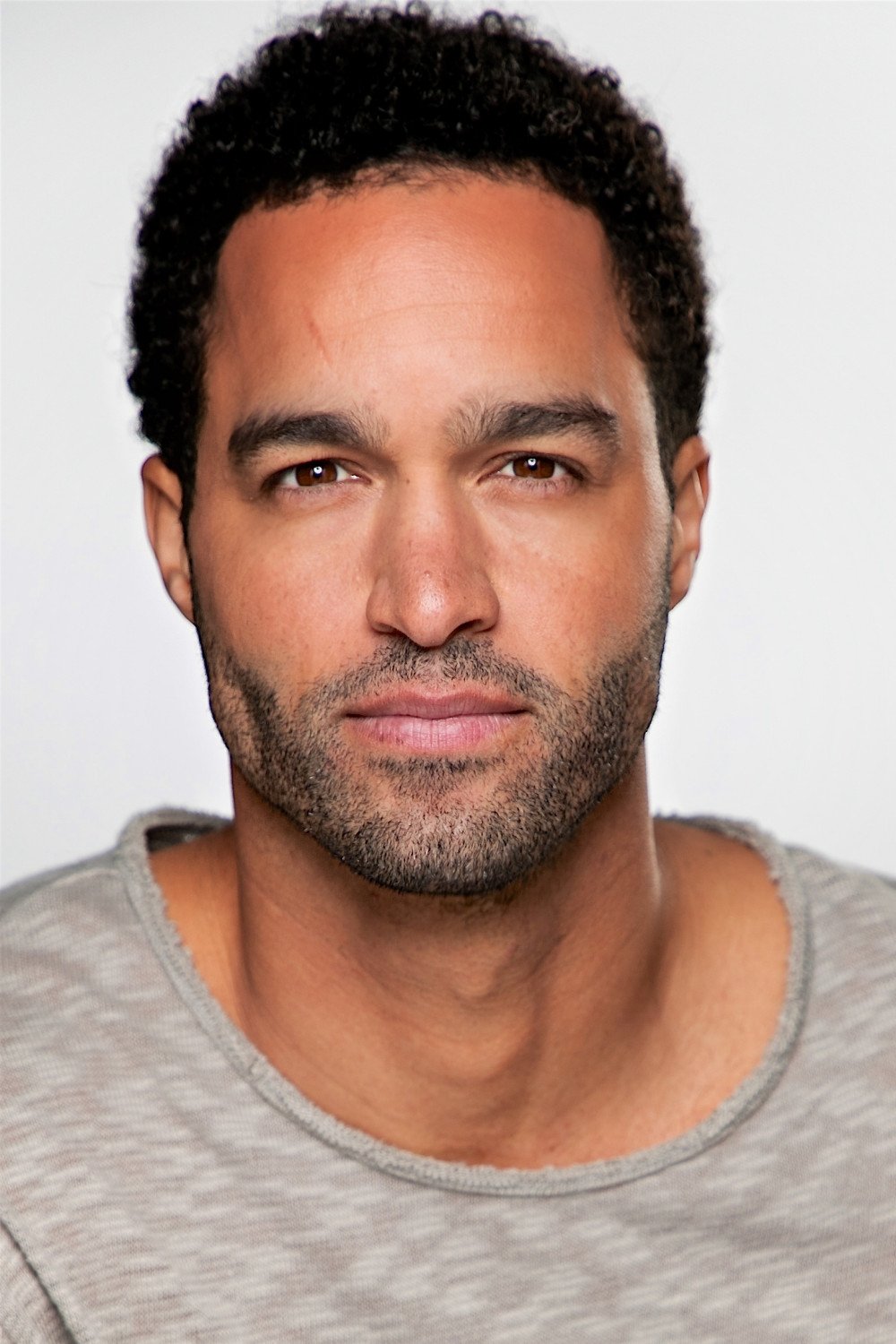 et billede af Russell Thomas