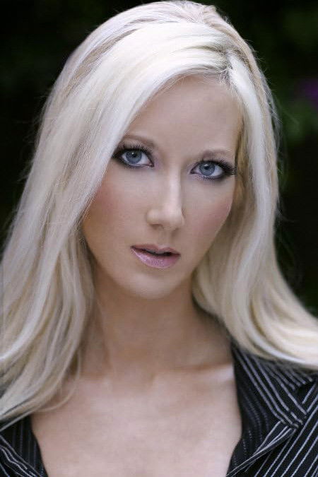 et billede af Julie Sands