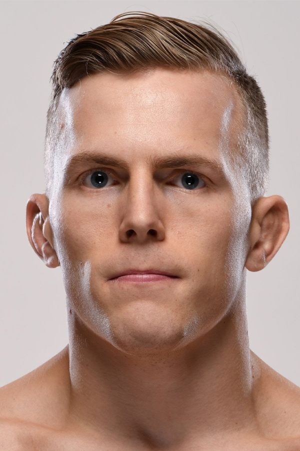 et billede af Brad Katona