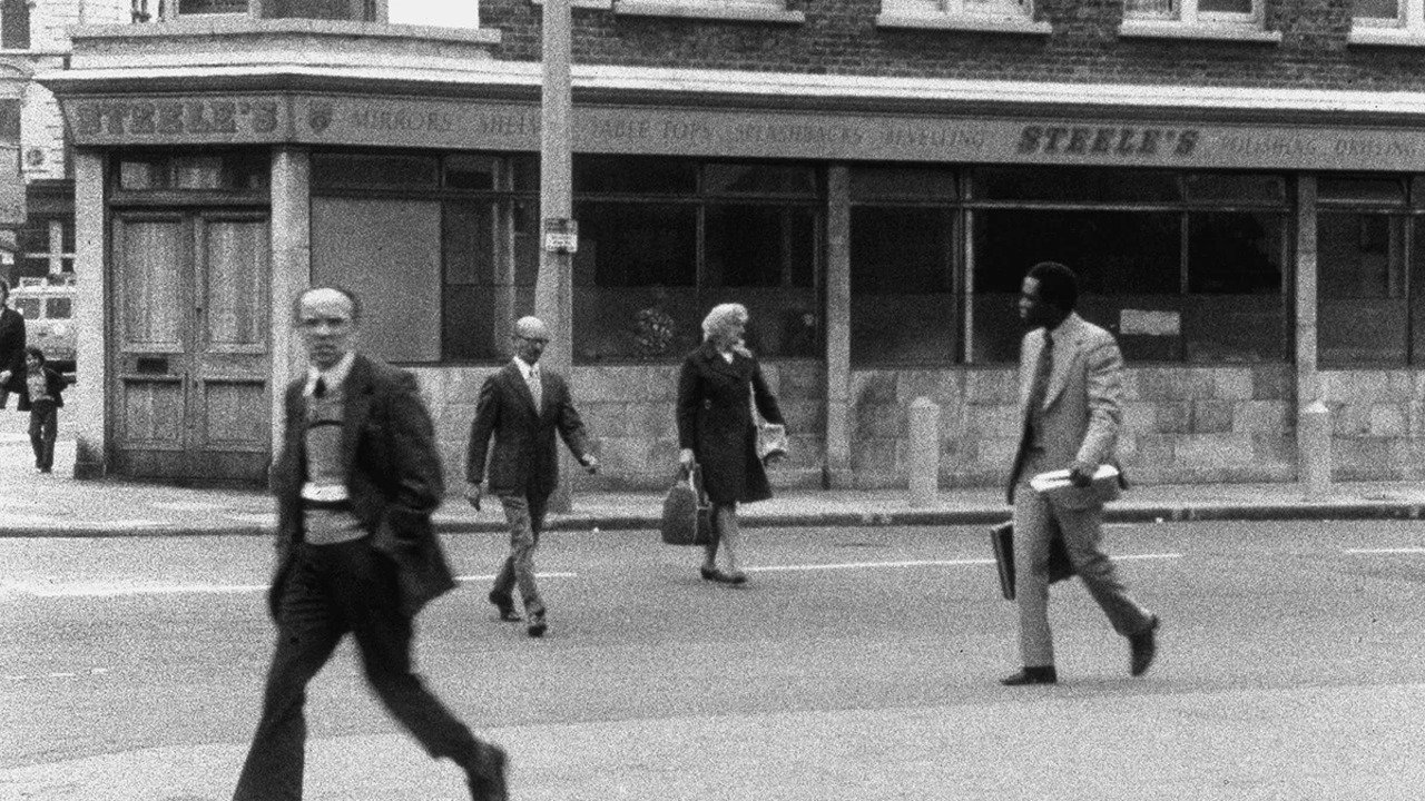 The Girl Chewing Gum (1976)