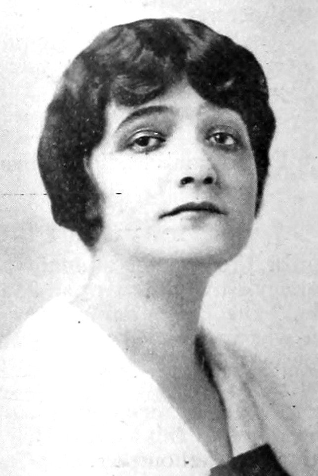 et billede af Lillian Drew