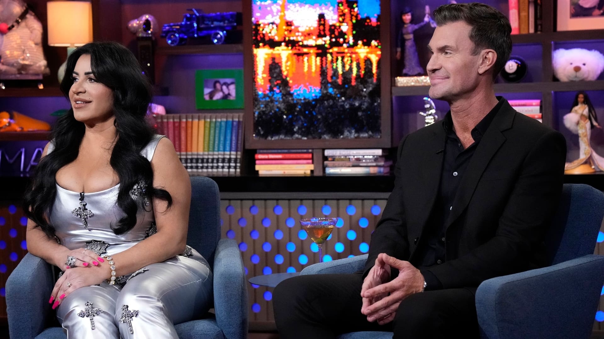 Watch What Happens Live with Andy Cohen - Season 21 Episode 8 : Episodio 8 (2024)