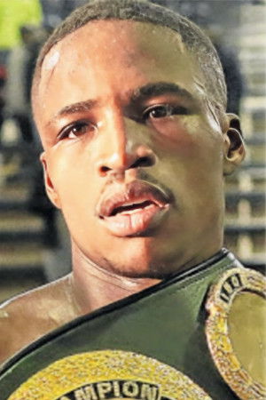 et billede af Lusanda Komanisi