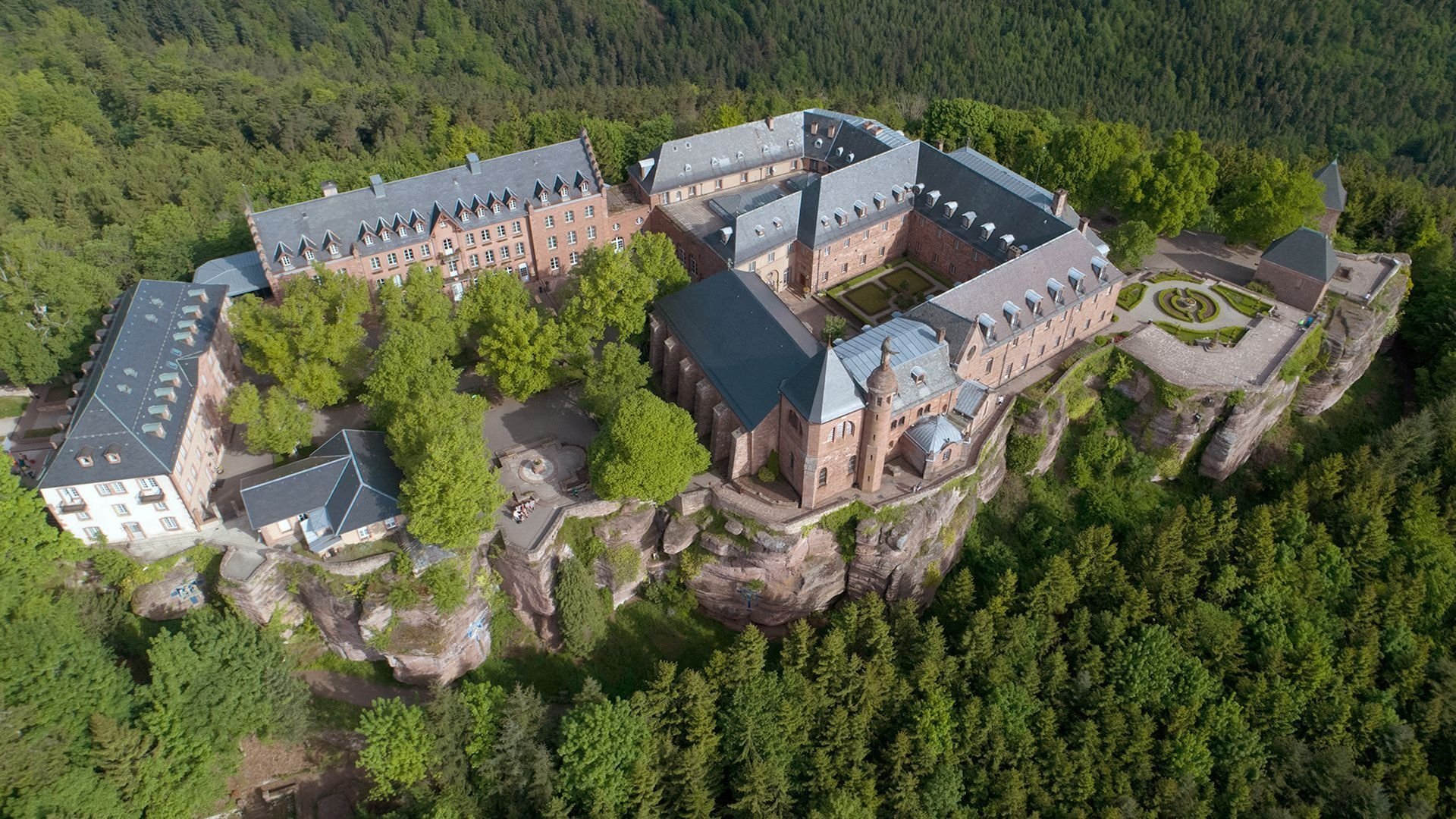 Monastères d'Europe : Les Témoins de l'invisible - Souvenirs