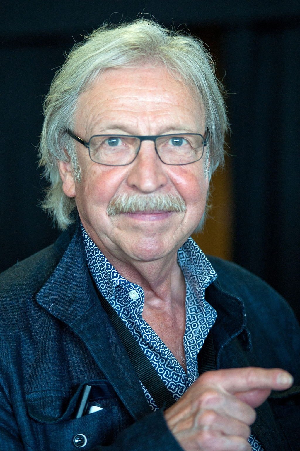 et billede af Henri Dès