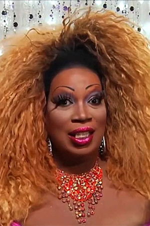 et billede af Lady Red Couture